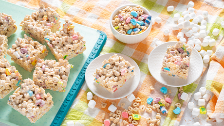 Rice crispy treats met gekleurde marshmallows